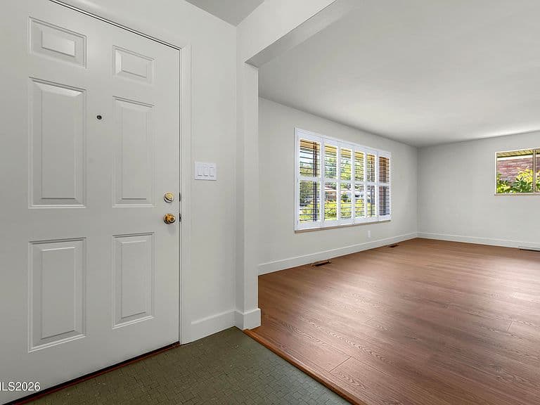 1525 California Ave photo 4