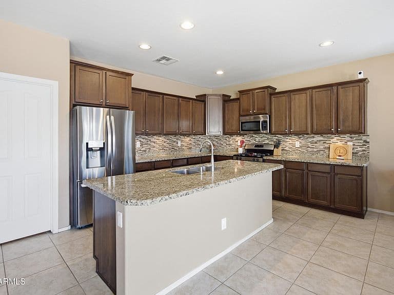 11716 W RIO VISTA Lane photo 2