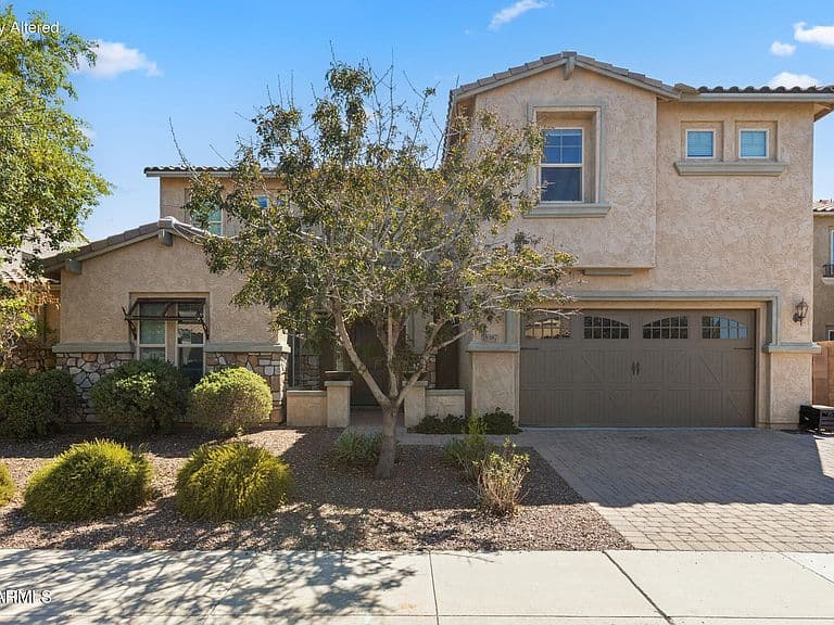 18387 W PARADISE Lane photo 2