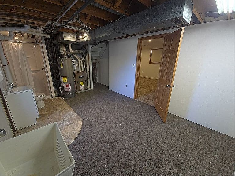 87 N Harmon Dr photo 2