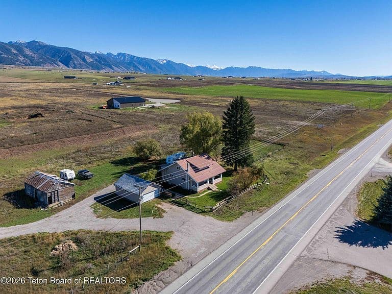 105298 Highway 89 photo 2