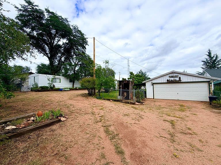 204 W Frontier St photo 3