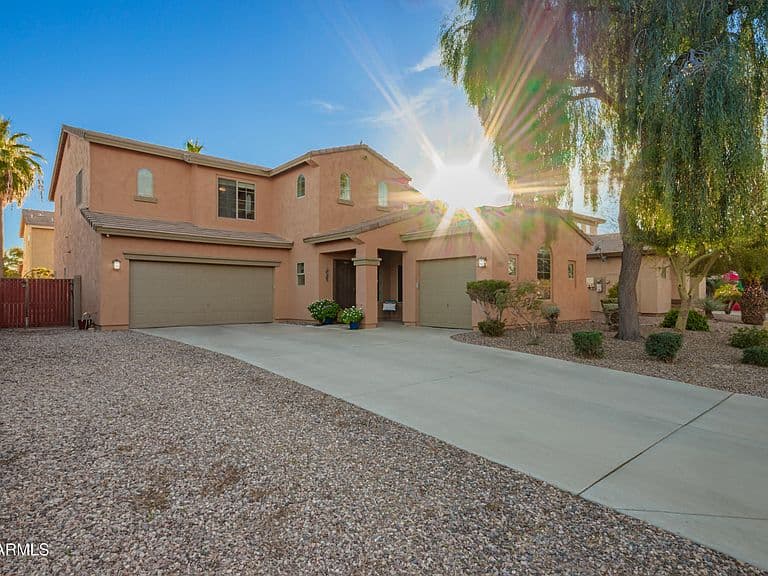 1481 E Laurel Dr photo 3