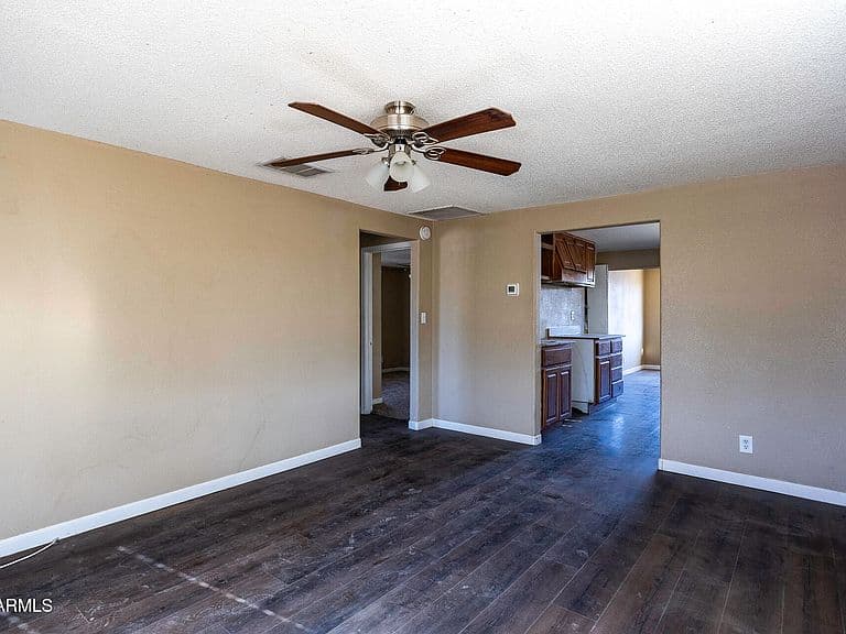 548 W DEWEY Avenue photo 4