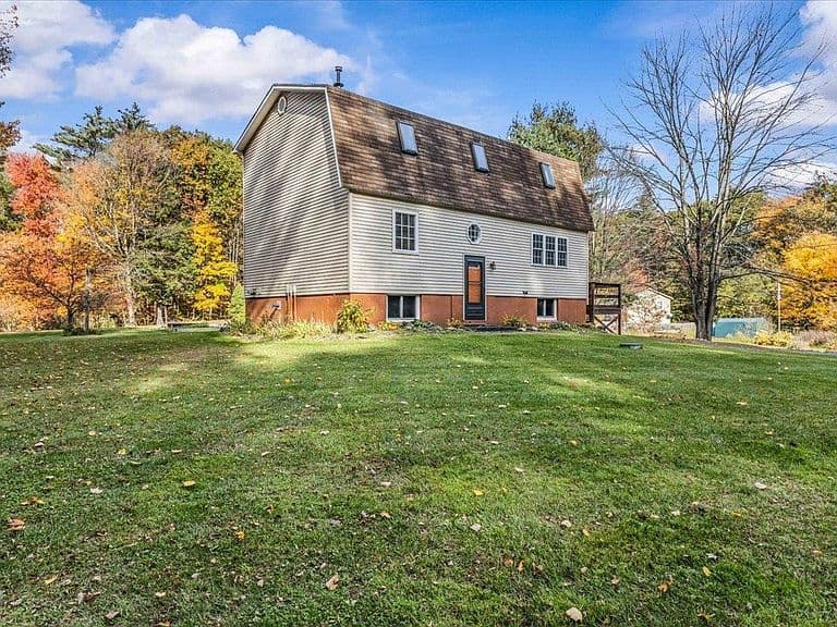 79 Waugh Farm Road photo 2