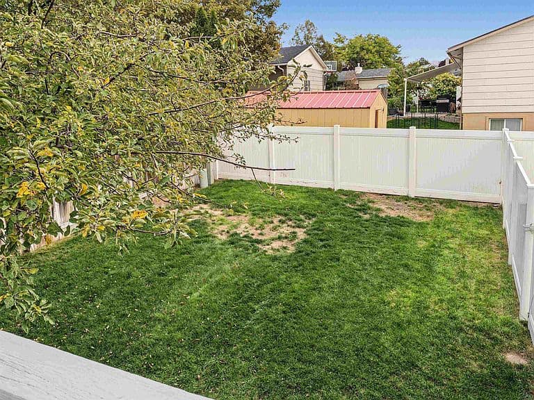 1630 Golden Gate St photo 4