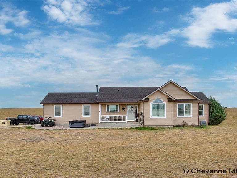 2751 Cattle Dr photo 1