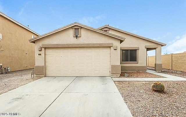 5773 E Sunrise Cir photo 1