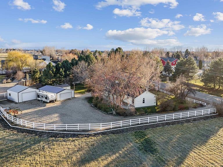 25164 Lansing Ln photo 3