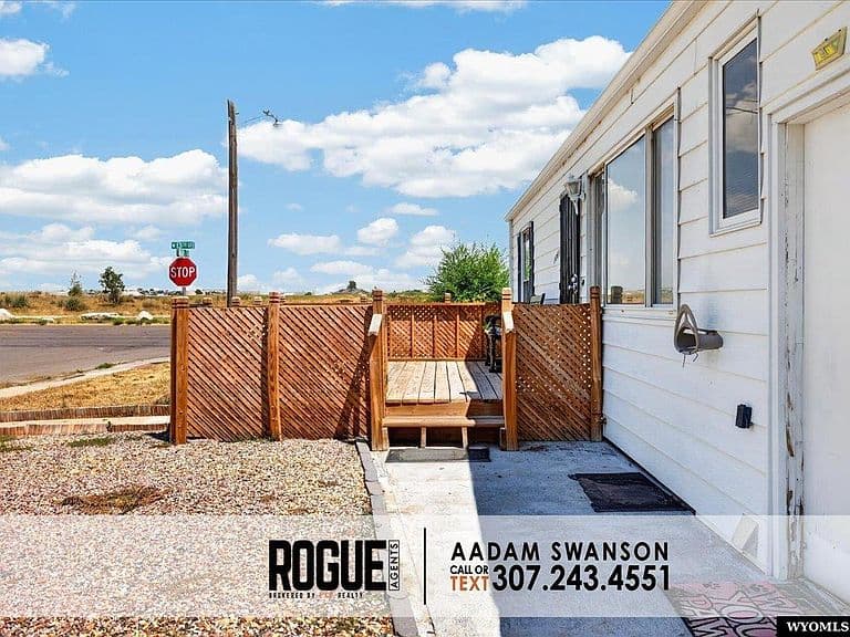 1305 Maple St photo 3