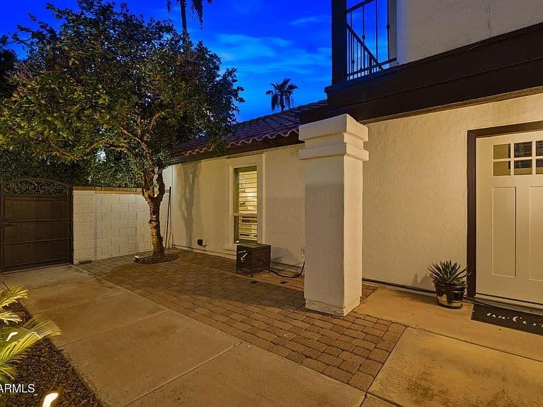 15233 N 51ST Street photo 3