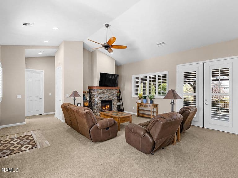 150 Royal Troon Dr photo 5