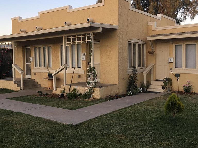 421 N 18th Dr photo 1