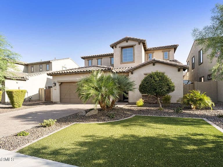 3386 E TIFFANY Court photo 1