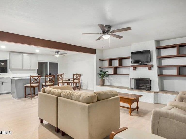 758 Kachina Drive photo 4