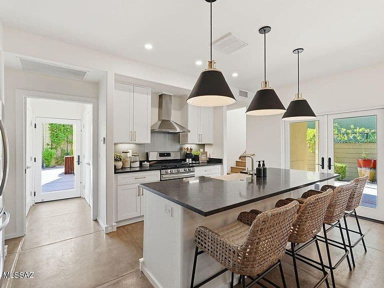 662 S Mordasini Pl photo 3