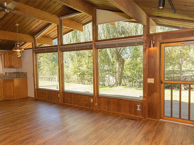 5671 Kootenai River Rd photo 3