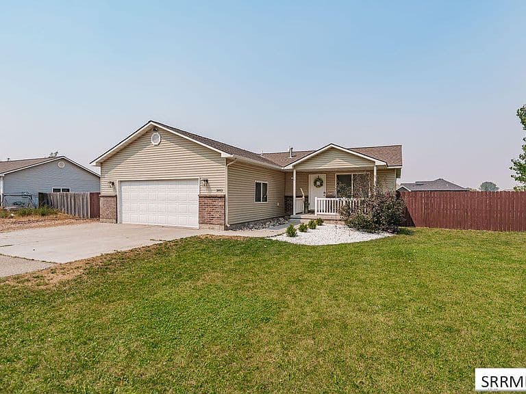 3893 E Ash Ln photo 1