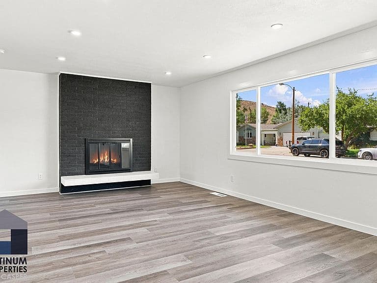 73 Valley Dr photo 4