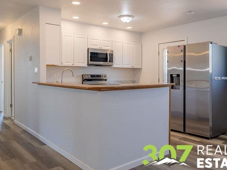 1607 Park Ln photo 5