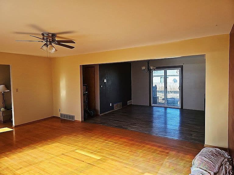 104 5th Ave W photo 5