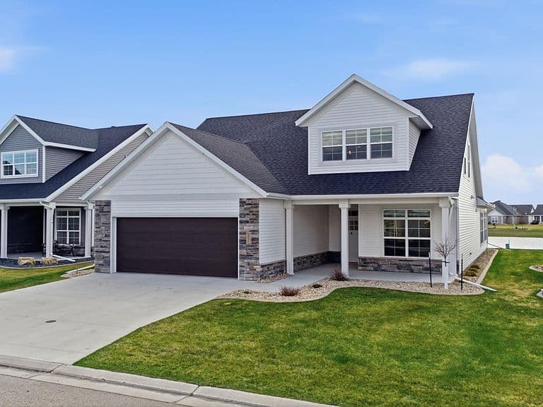 711 Rania Way W photo 1