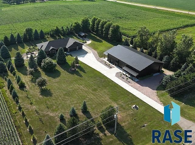 25015 475th Ave photo 1