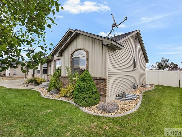 2890 N Sunlight Dr photo 5