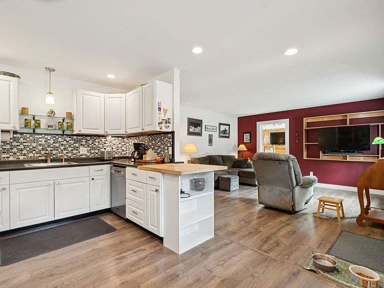 16 Lucinda Circle Way photo 4