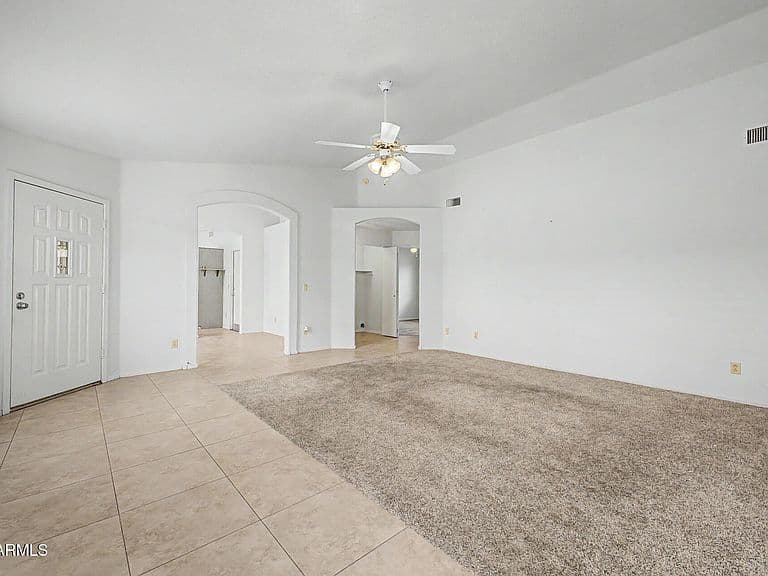 10523 W MOHAWK Lane photo 1