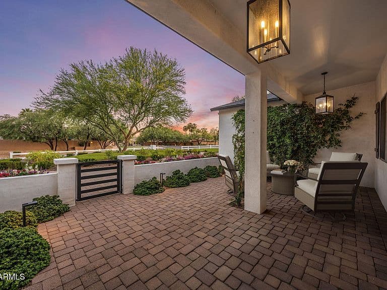 8108 E DESERT COVE Avenue photo 5