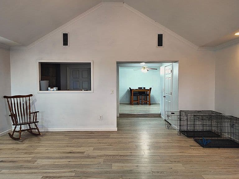 8256 N Porter Ave photo 5
