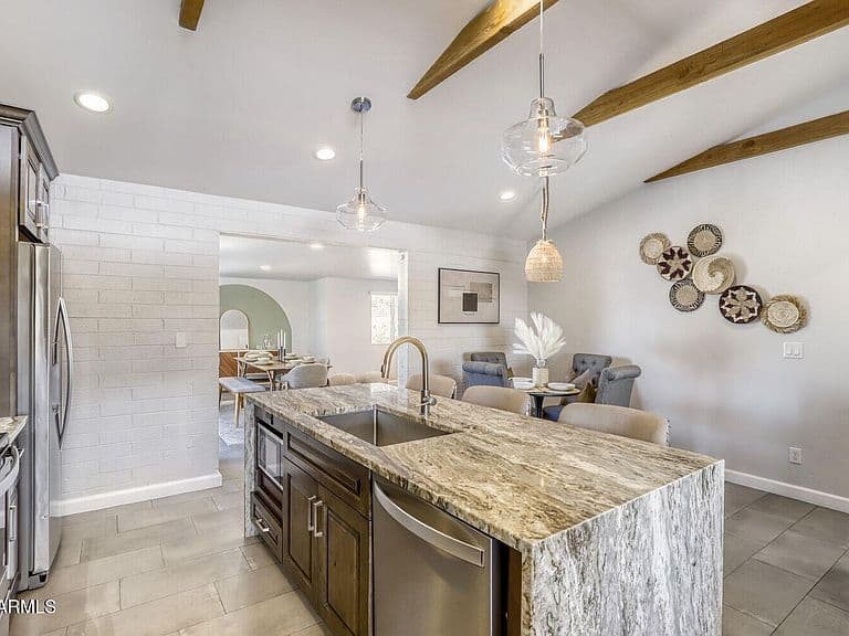 1142 E Tempe Dr photo 5