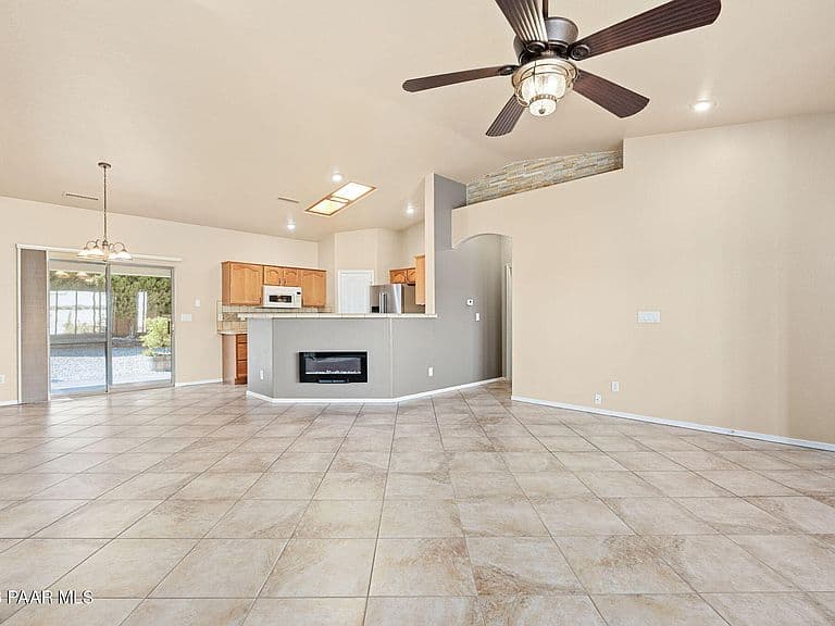 5424 N Bronco Ln photo 4