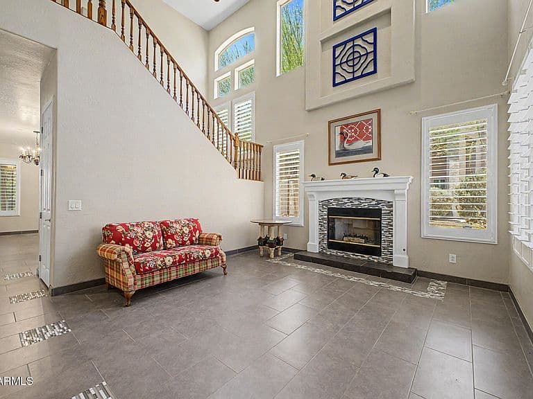 1412 N VINCENT Circle photo 4