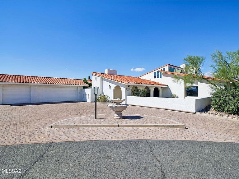 8331 N Rose Marie Ln photo 1