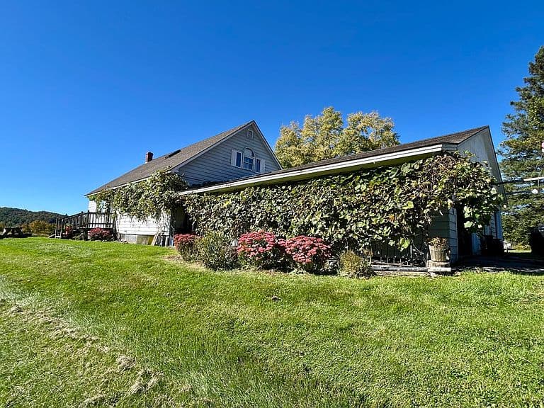 114 Cherry Lane photo 3