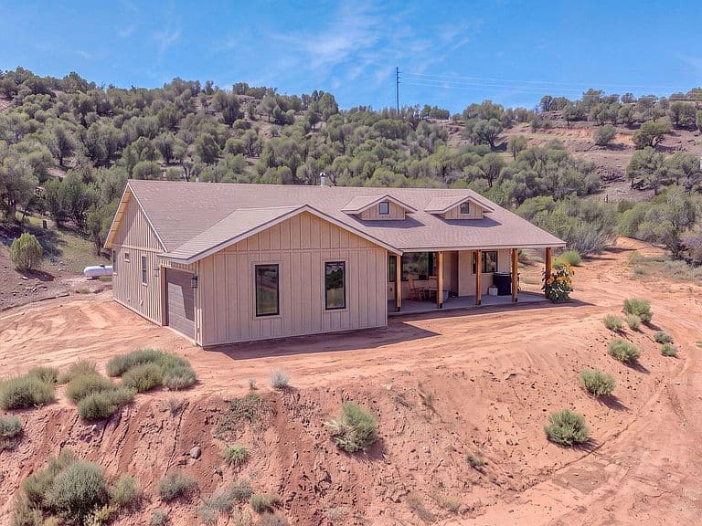 455 Freedom Ln photo 2