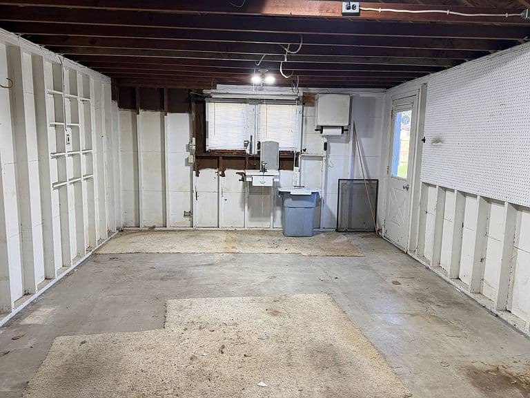 400 Lincoln Ave photo 5