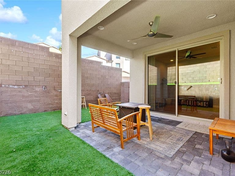 667 Angel Aura St photo 5