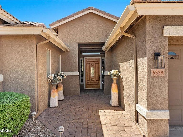 5335 E Thunder Hawk Road photo 4