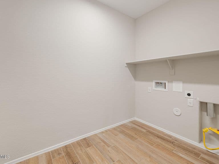 6820 W EBBETS Court photo 4