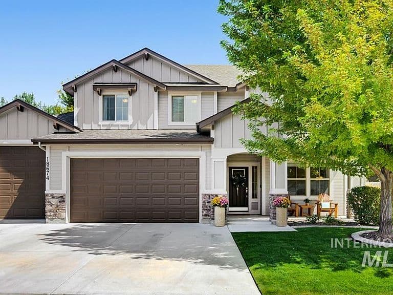 18674 Smiley Peak Ave photo 1
