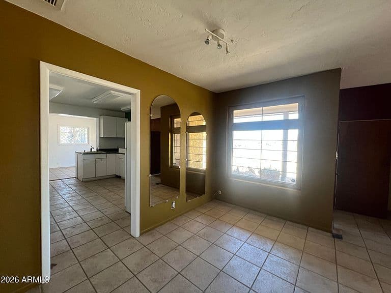 1201 E DESERT PARK Lane photo 3