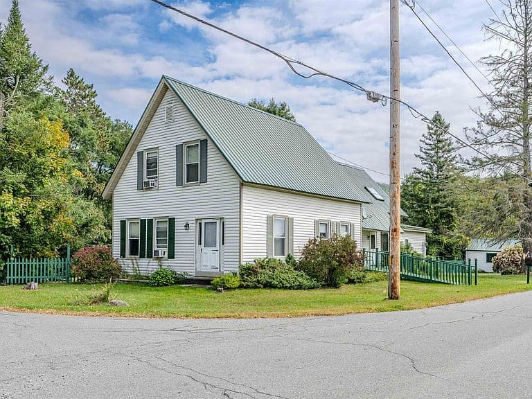 279 Plains Road photo 4