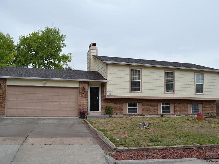 4005 Van Buren Ave photo 1