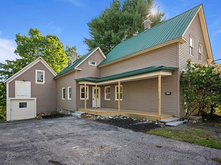 675 Central Street photo 1
