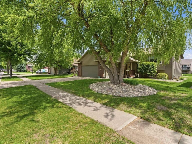 3216 S Pillsberry Ave photo 2