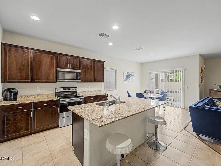 18346 N DESERT WILLOW Drive photo 3