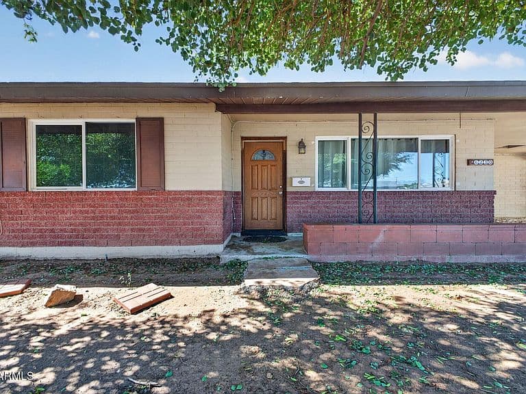 6230 N 34TH Drive photo 2